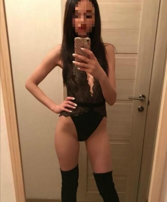 Мое тело - искусство, которое оживает в твоих руках. Умение разглядеть желания позволит мне создать незабываемую атмосферу, где каждая минута будет наполнена страстью и наслаждением. Будь уверен, я доставлю тебе истинное удовольствие, которое заставит твое сердце биться быстрее. Позволь мне стать твоим секретным приятелем, и я окунусь с тобой в мир незабываемых эмоций. С радостью встречусь с тобой, в Москве на одном из уютных гостиничных номерков. ✨🌹🔥 6151, 31 год